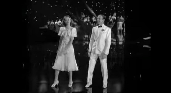 Fred Astaire danse avec une partenaire exceptionnelle. Elle est tellement douée que… Il va l’écarter !