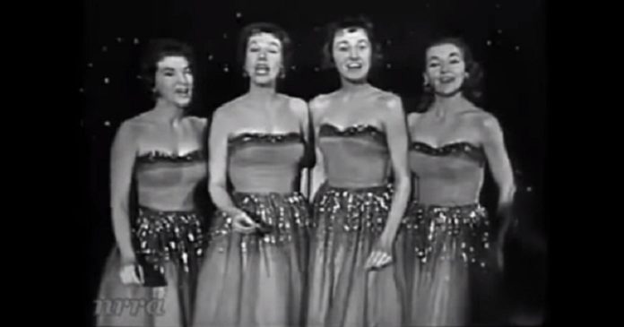 Ce quatuor enregistre cette chanson en 1958… Attendez de voir comment elles resplendissent de bonheur !│MiniBuzz