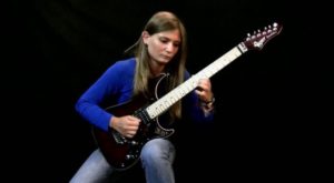 Le Rock Rencontre Beethoven : Le Talent De Cette Jeune Femme Est à La Hauteur Du Titre Qu'elle Joue | Minibuzz