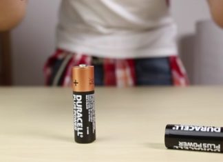 Voici une astuce rapide et facile pour comprendre si une batterie est encore utilisable.│ MiniBuzz