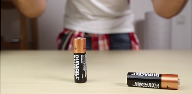 Voici une astuce rapide et facile pour comprendre si une batterie est encore utilisable.