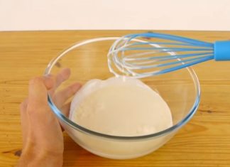 Voici comment obtenir une délicieuse crème fouettée, même si vous ne disposez pas des outils appropriés. │ MiniBuzz