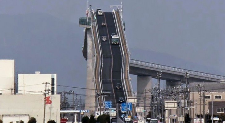 Cela Ressemble à Une Montagne Russe… Mais C’est En Revanche Un Pont Japonais Terrifiant! :-O