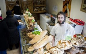 Cette boulangerie de Montreuil donne du pain aux plus pauvres ! │ MiniBuzz