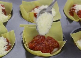 Voici comment créer des minis-lasagnes dans les moules à muffin: Originales et délicieuses! │ MiniBuzz