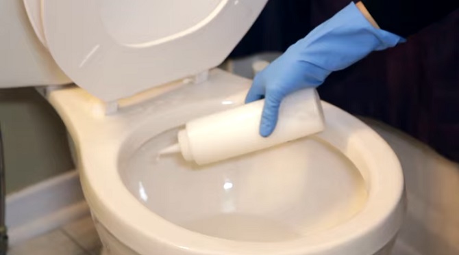 Nettoyage des toilettes? Apprenez cette méthode ultime super économique.