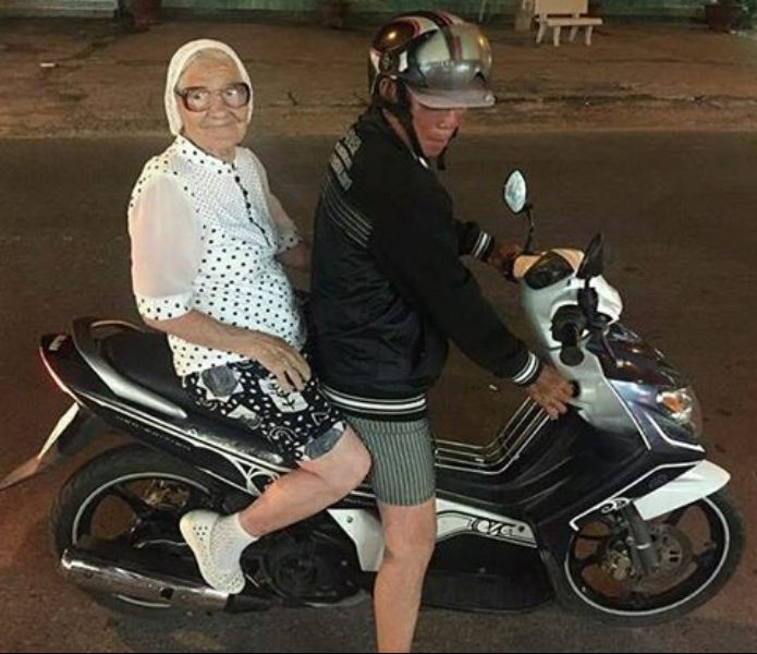 Baba Lena : à 89 ans, cette mamie russe part à la conquête du monde