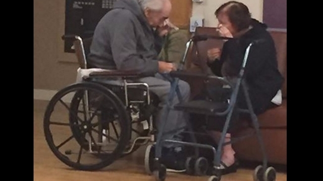 Séparés après 62 ans de mariage car ils ne peuvent plus vivre dans la même maison de retraite