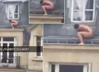 En France, un amant est capté en flagrant délit alors qu'il quitte une maison nu.