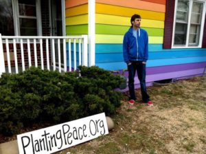 Homophobie à Westboro church : des couleurs en réponse à la haine !│MiniBuzz