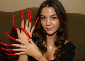 20 photos de femmes qui n'arrivent plus à se torcher le derrière avec leurs ongles dégueulasses! │ MiniBuzz