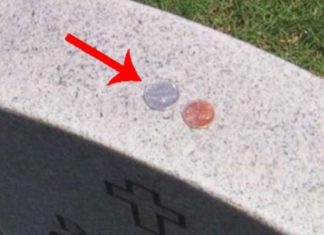 Si vous voyez des pièces de monnaie sur une pierre tombale, n'y touchez surtout pas!