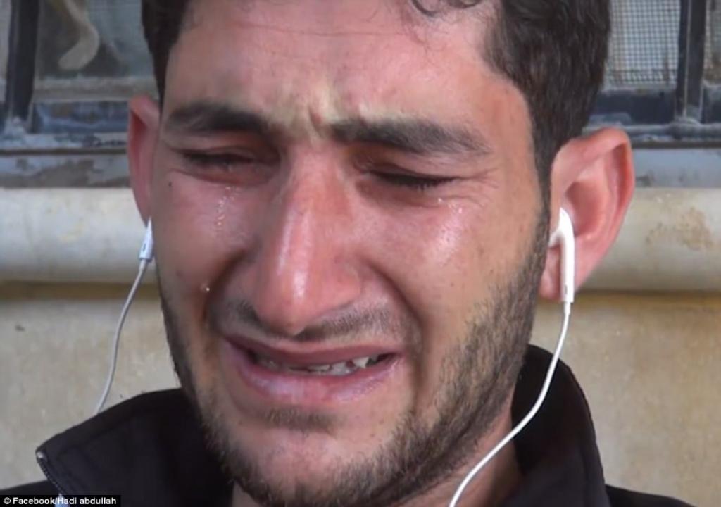 Un père de famille Syrien perd 19 membres de sa famille dans une attaque chimique. Son histoire est bouleversante.